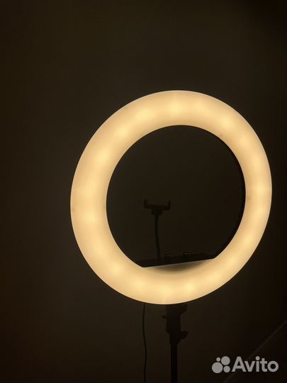 Кольцевая лампа 54 см со штативом