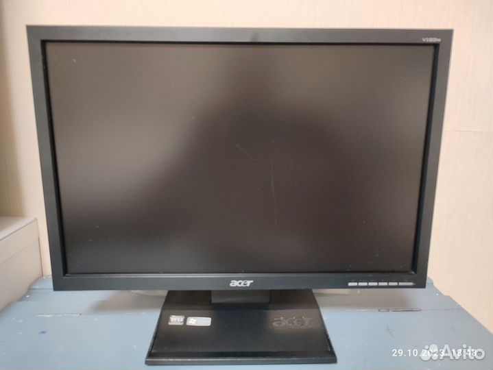 Монитор 19'' Acer v193w (не включается)