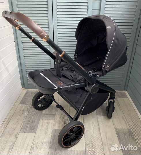 Прогулочная коляска с реверсивным блоком