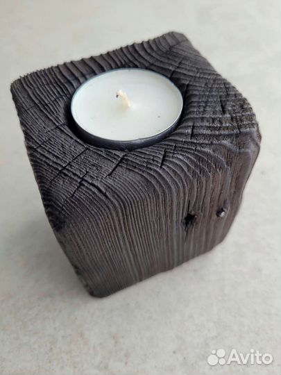 Подсвечник из дерева