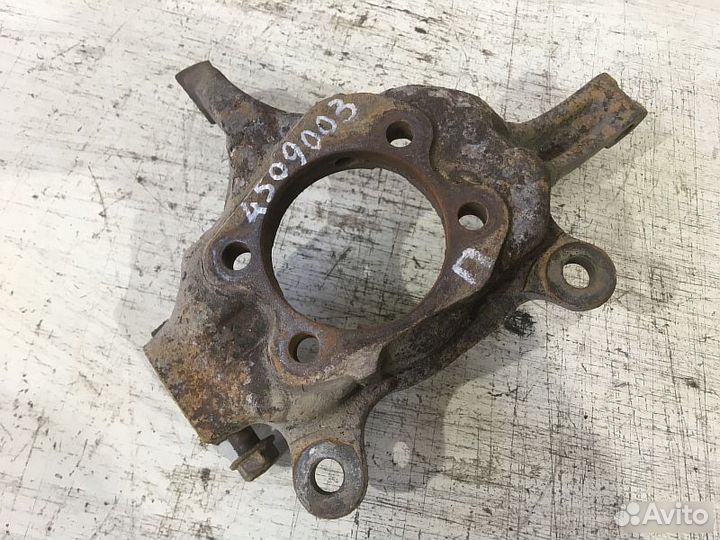 Кулак поворотный правый Ниссан Кашкай j10