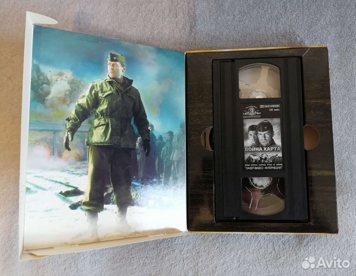 Видеокассеты с фильмами