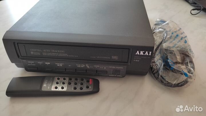 Видеомагнитофон akai пишущий, рабочий+ кассеты
