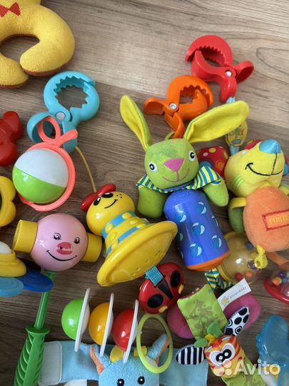 Игрушки для малышей пакетом