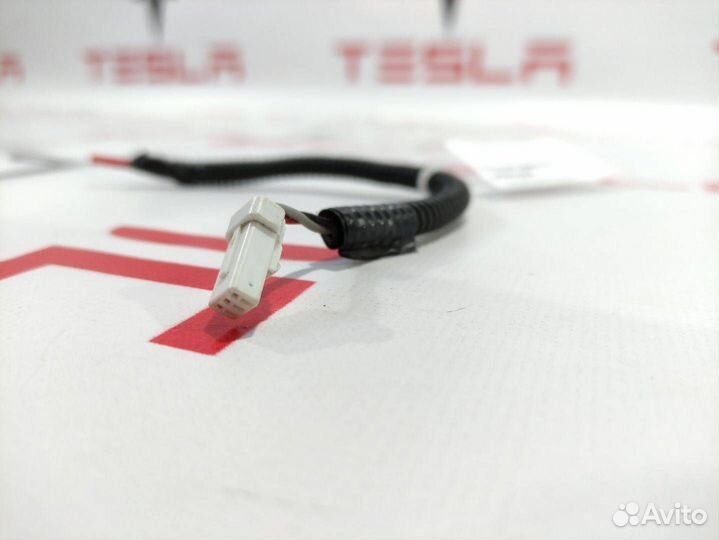 Разъем (фишка) проводки Tesla Model S 2015