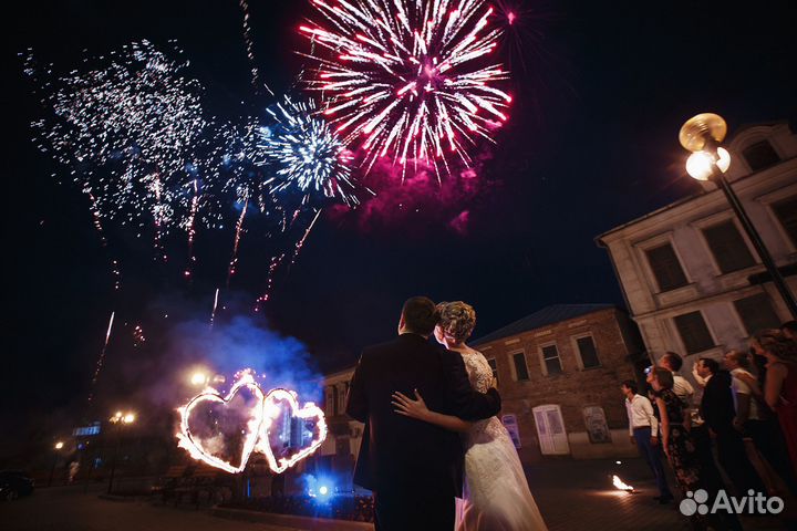 Церемония зажжения огненного сердца, фонтаны,салют