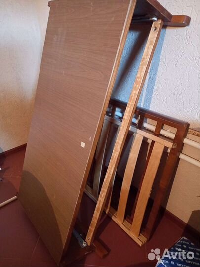 Детская кроватка с маятником и ящиком