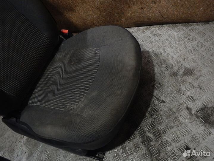 Сиденье переднее правое, Peugeot (Пежо) -206 (98)