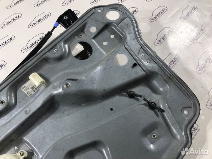 Стеклоподъемник передний правый Volkswagen Golf