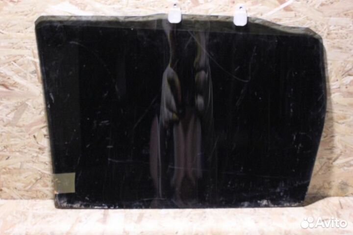 Стекло двери задней левой Mitsubishi Outlander XL