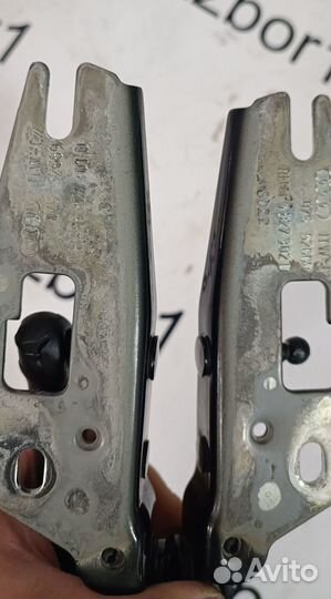 Петля крышки багажника Audi A6 (C6) III рестайлинг (2008–2010)