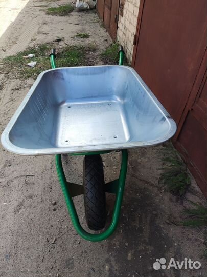 Тачка садовая строительная 1 колесо 200кг. 90 л