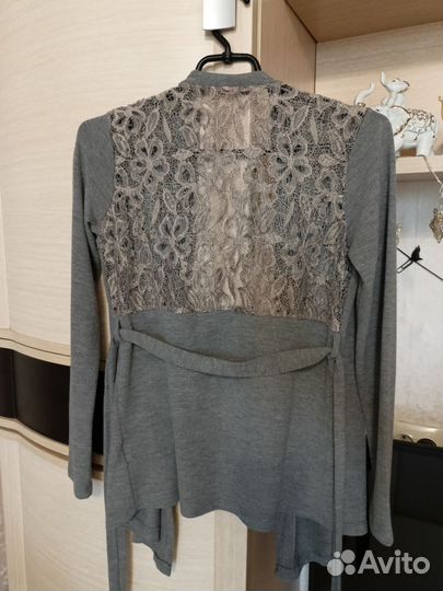 Кофта с поясом и декоративной спинкой рост 146