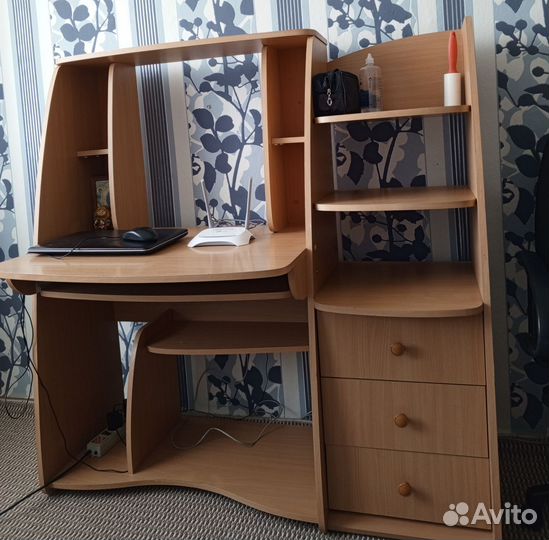 Письменный стол для школьника бу