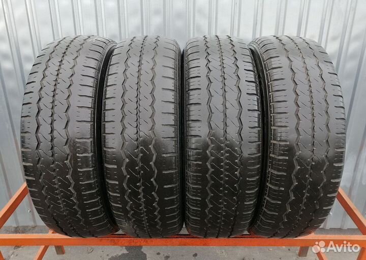 Hankook Radial RA08 215/70 R16C 103T