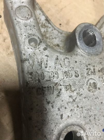 Кронштейн опоры двигателя Skoda Fabia 2