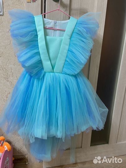 Нарядное платье 104 со шлейфом