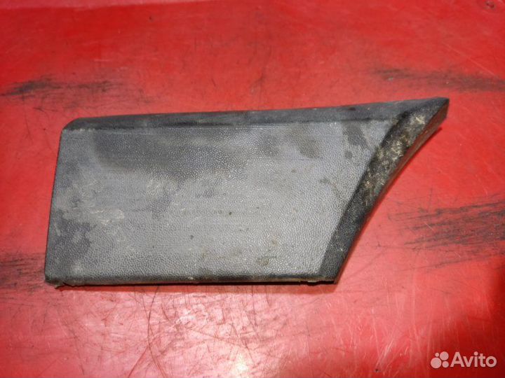 Молдинг крыла передний правый Volkswagen Passat B3