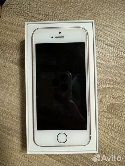 iPhone SE, 32 ГБ