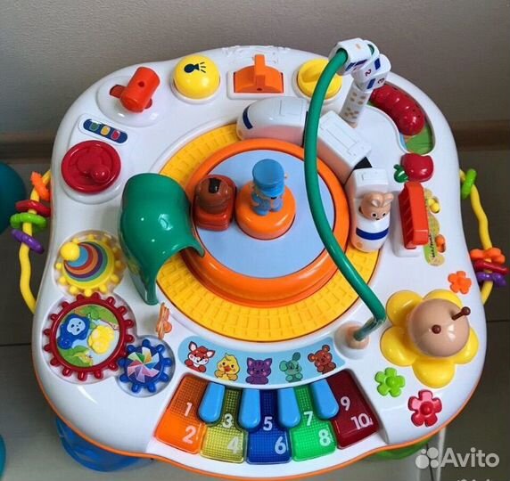 Развивающий столик жирафики