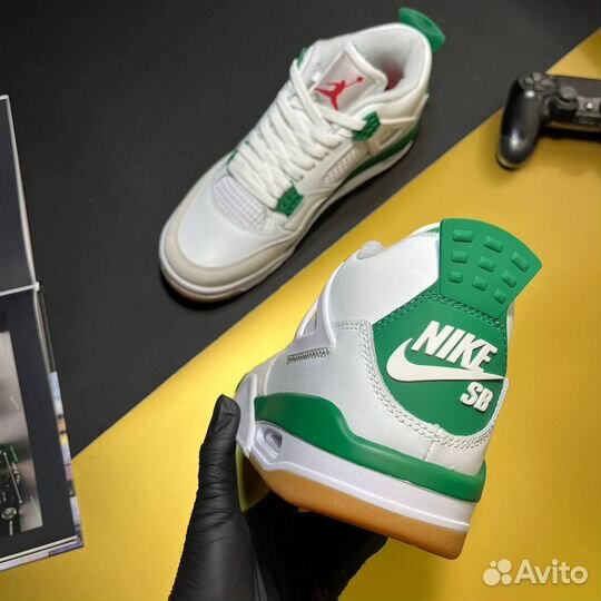 Nike Air Jordan 4 Pine Green