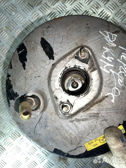 Вакуумный усилитель тормозов Mercedes E w124