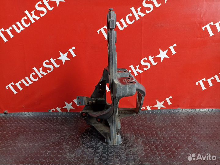 Кронштейн передней рессоры левый Daf XF106