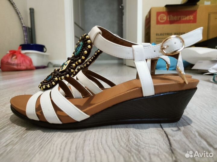 Сандалии женские 39 размер