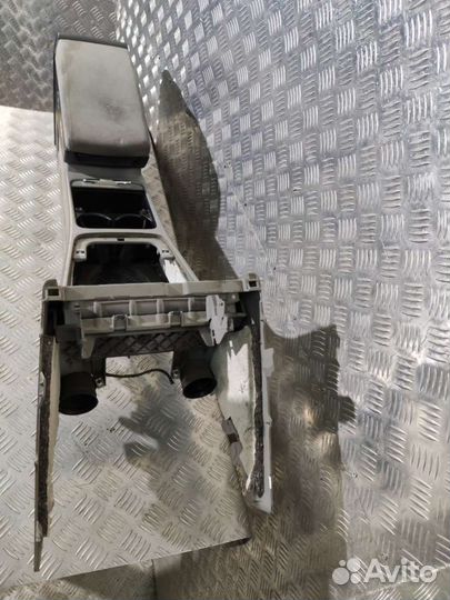 Консоль салона (кулисная часть) Volkswagen Passat