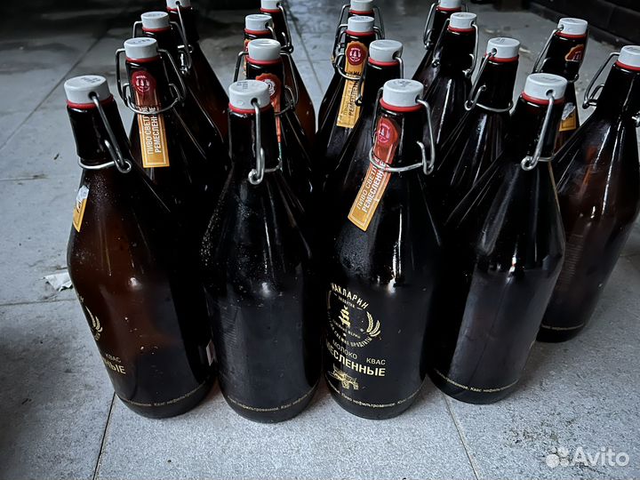 Стеклянные бутылки с бюгельной пробкой