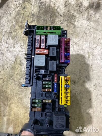 Блок предохранителей задний Mercedes-Benz E-Class