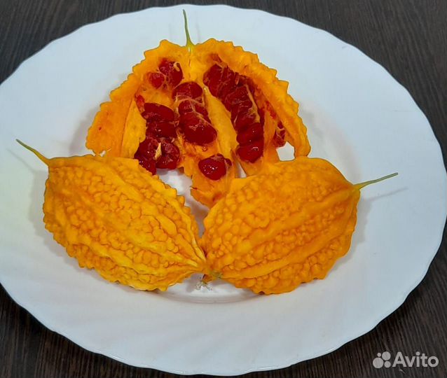 Момордика или индийский гранат