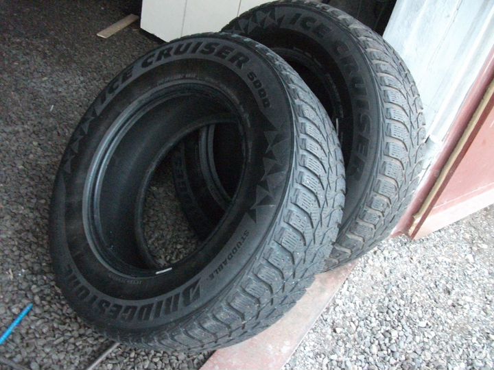 Bridgestone Ice Cruiser 5000 275/65 R17