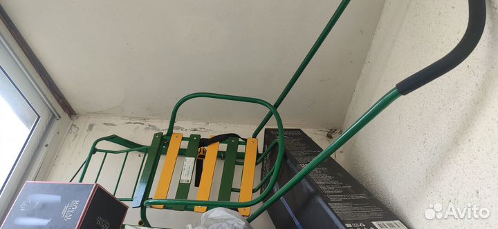 Санки детские с задними колёсиками, с ручкой