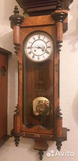 Антикварные настенные часы с боем