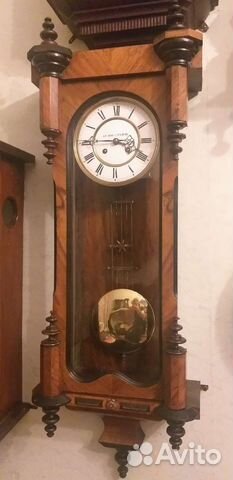 Антикварные настенные часы с боем
