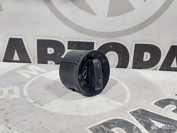 Переключатель света фар Volkswagen Passat B6