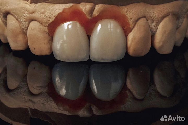 Опытный зубной техник