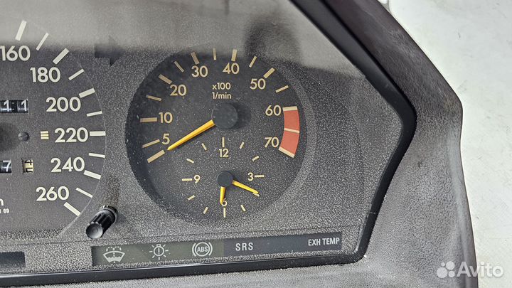 Приборная панель на Mercedes-Benz W124 E420