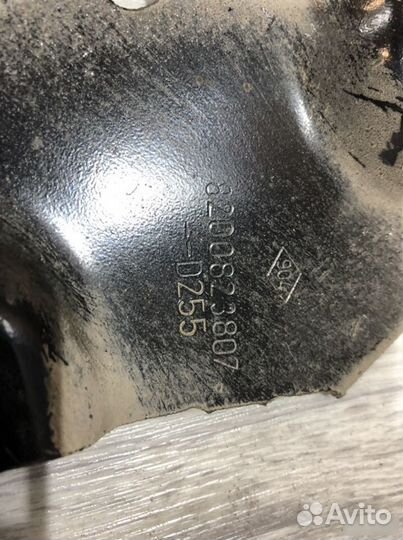 Кронштейн подрамника Nissan Terrano 3 D10