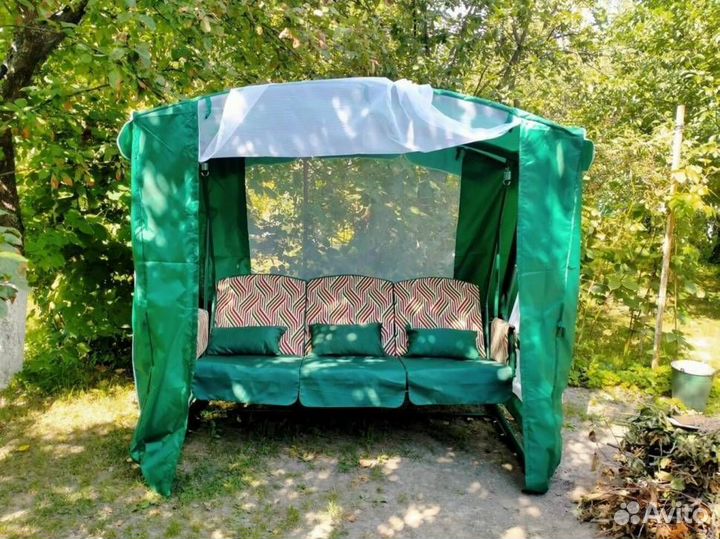 Садовые качели трехместные 