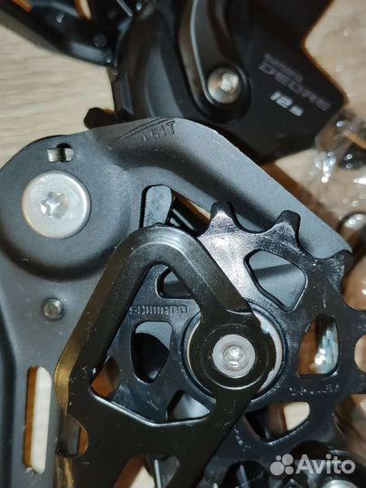 Задний переключатель и манетка Shimano Deore M6100