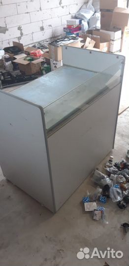 Стол витринный