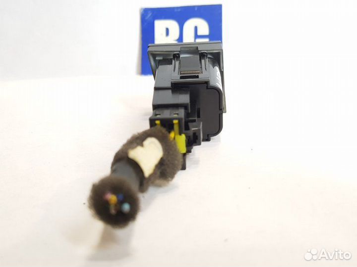 Кнопка обогрева сидений правая Opel Antara 2.2