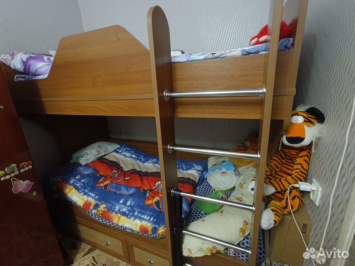 Двухъярусная кровать