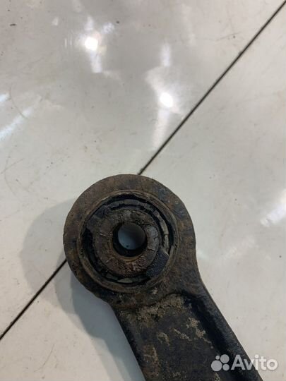 Рычаг подвески (задний, правый, верхний)