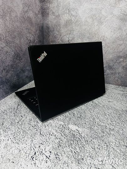 Lenovo Thinkpad T490s i5 - 8365u / 16gb