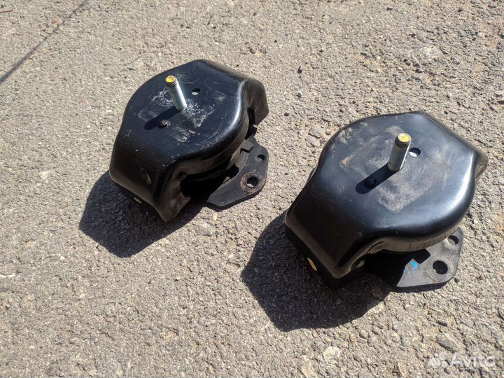 Подушка двигателя Паджеро 4