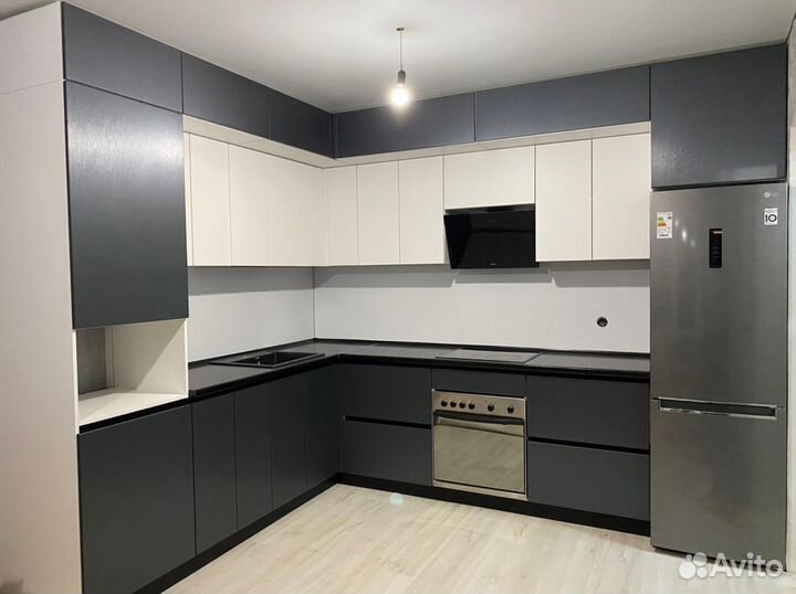 Кухонный гарнитур угловой