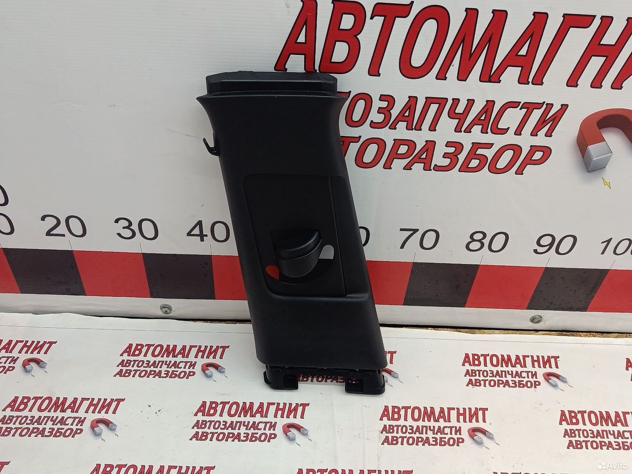 Обшивка центральной стойки Geely Coolray SX11